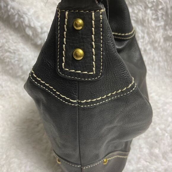 Fossil Black leather bucket style shoulder bag stitch accent & brass hardwares - Picture 7 of 13